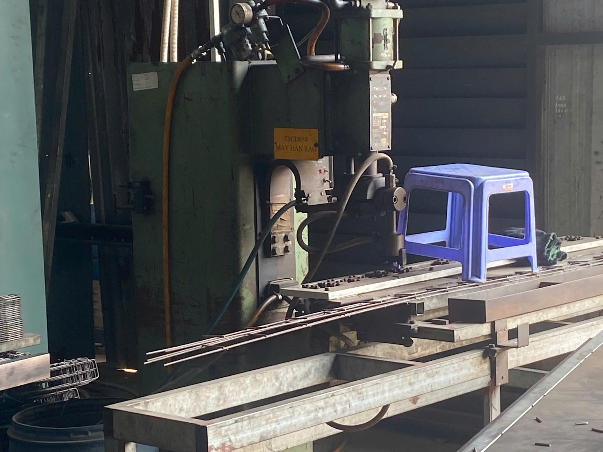 Spot welding machine 2.jpg